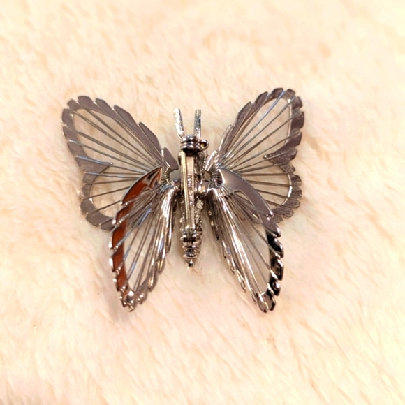 Vintage Monet Silvertone Butterfly Brooch - Picture 4 of 6